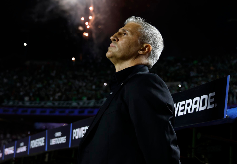 imagem da materia: Veja a comparação entre o São Paulo de Crespo e do Zubeldía