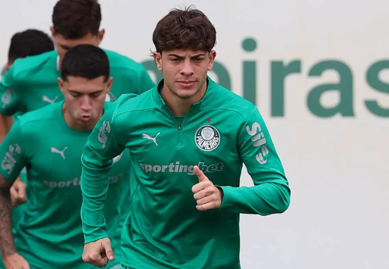 imagem da materia: Gigante europeu faz proposta por Giay, mas Palmeiras recusa