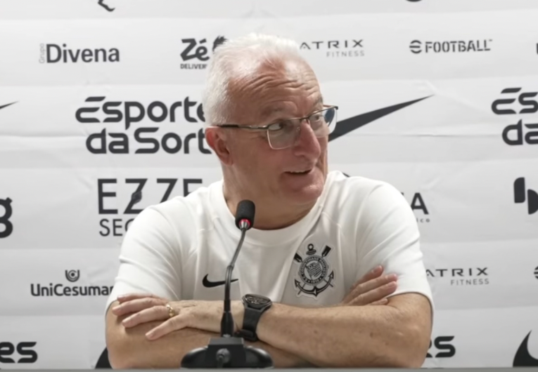 imagem da materia: Dorival valoriza consistência defensiva no clássico