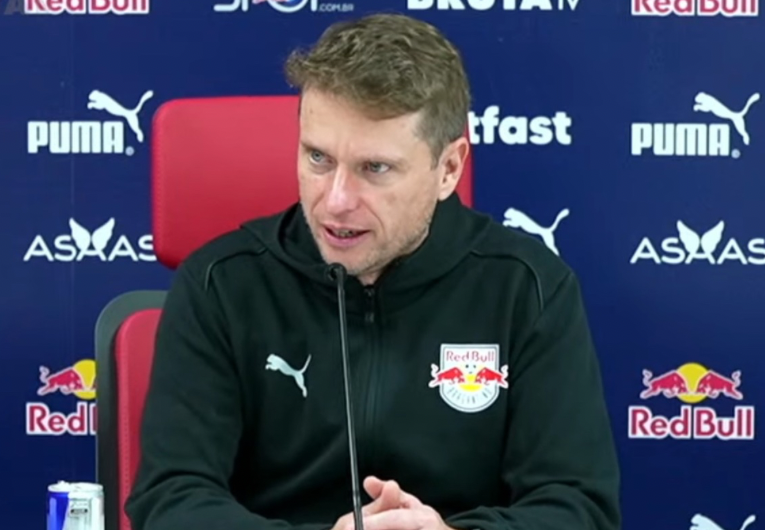 imagem da materia: Mudanças no time titular foram por necessidade, diz Seabra