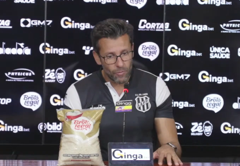 imagem da materia: Alberto valoriza desempenho, lamenta empate e destaca foco