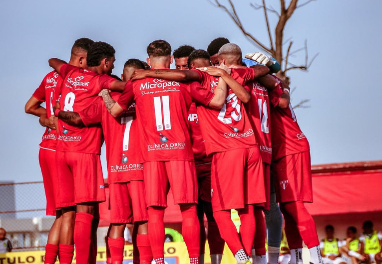 imagem da materia: Itapirense perde mais uma e fica a um passo da eliminação