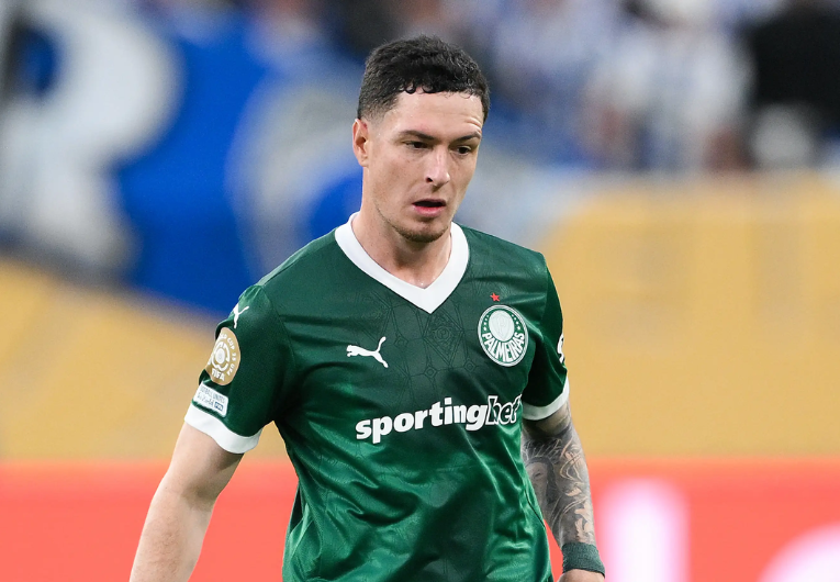 imagem da materia: Aníbal Moreno se desculpa com torcida após expulsão no Derby