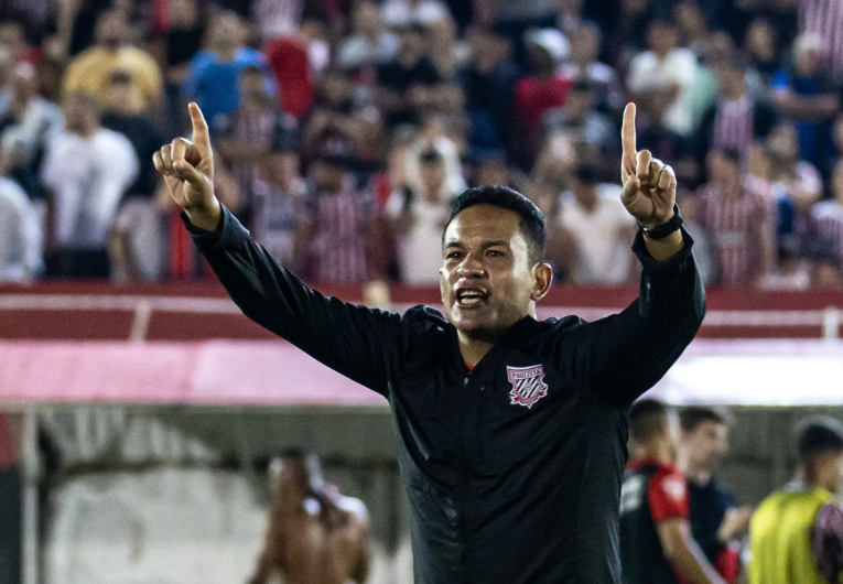 imagem da materia: Fausto exalta elenco do Paulista para a disputa do mata-mata
