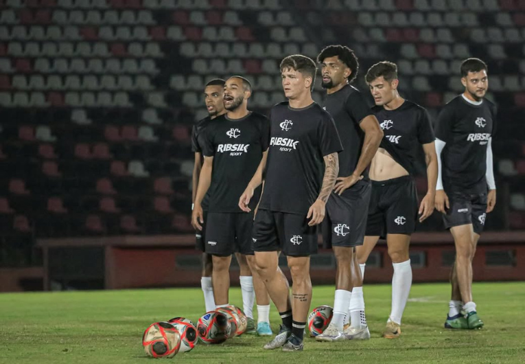 imagem da materia: Comercial aposta em renovação para buscar classificação