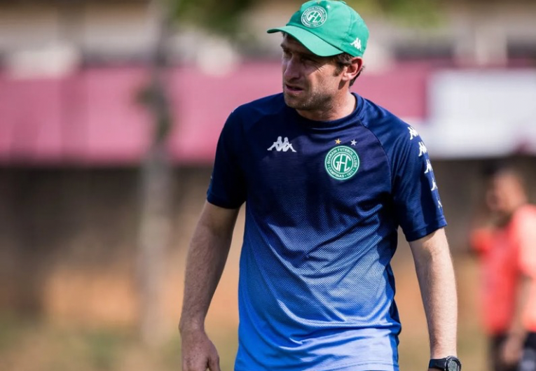 imagem da materia: Jairo Blumer abre o jogo sobre rotina dupla no Guarani
