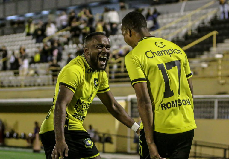 imagem da materia: São Bernardo chega a 7 jogos sem perder na Série C