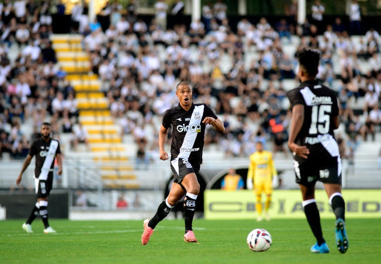 imagem da materia: Apesar do empate, Ponte Preta segue vice-líder da Série C