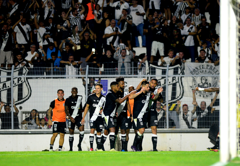 imagem da materia: Ponte Preta pode selar classificação antecipada na Série C