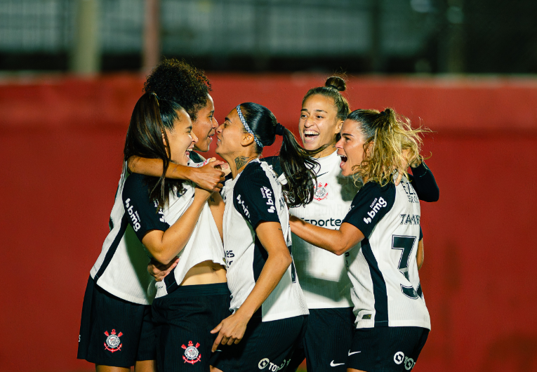 imagem da materia: Corinthians avança às oitavas da Copa do Brasil Feminina