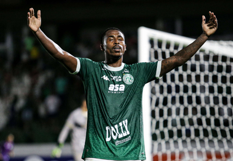 imagem da materia: Guarani rescinde contrato com o atacante Deni Júnior