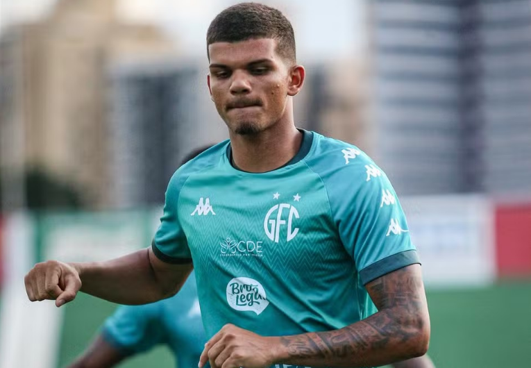 imagem da materia: Mateus Sarará deixa Guarani e retorna ao Santa Clara