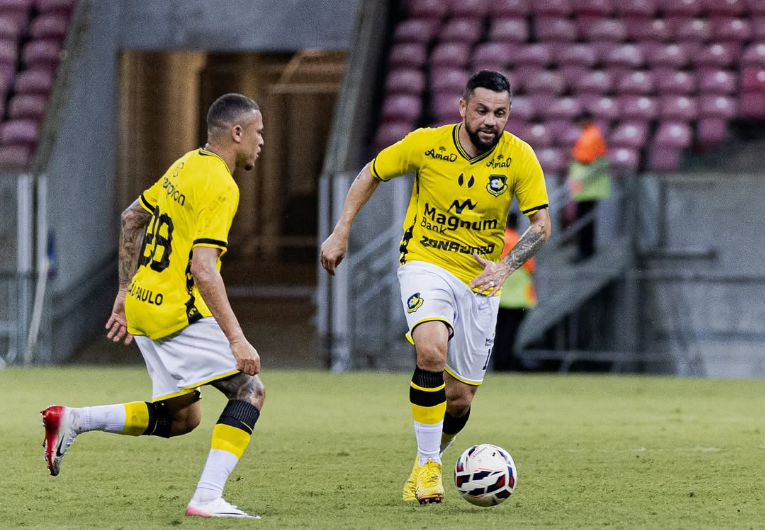imagem da materia: São Bernardo sobe na tabela da Série C com série invicta