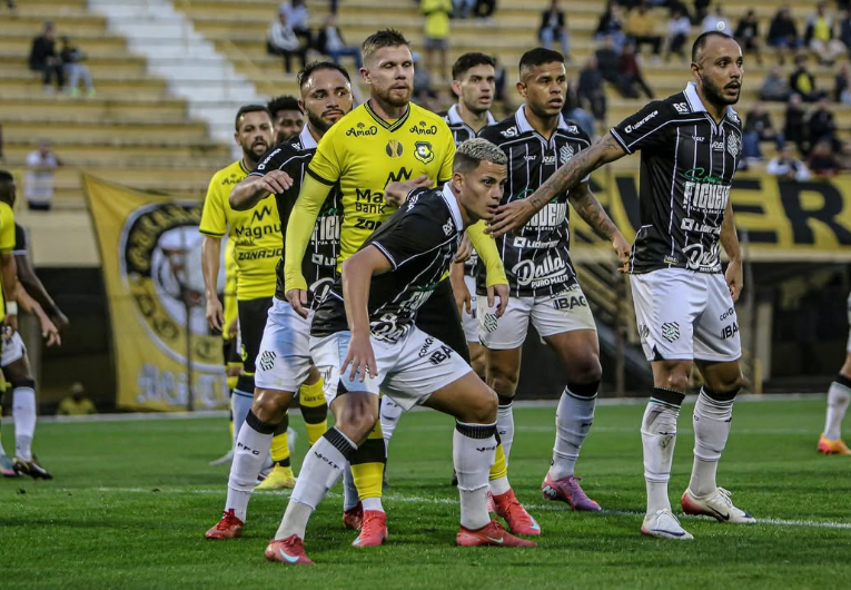 imagem da materia: São Bernardo perde invencibilidade de oito jogos na Série C