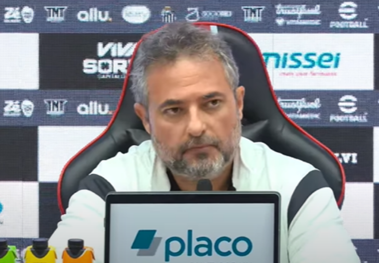 imagem da materia: Mattos pede perdão após goleada e fala em