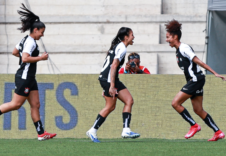 imagem da materia: Corinthians vence São Paulo e abre vantagem na semi