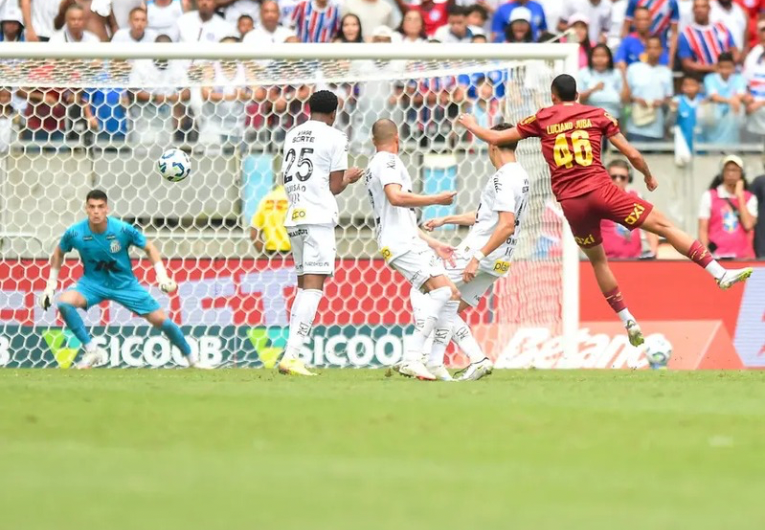 imagem da materia: Santos perde para o Bahia e pode terminar rodada no Z-4