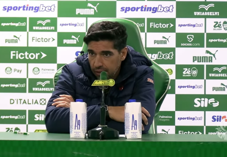 imagem da materia: Abel reafirma respeito ao Palmeiras e exalta reação do time
