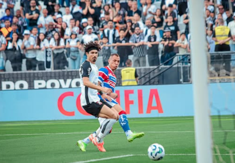 imagem da materia: Com gol no fim, Timão arranca empate contra o Fortaleza