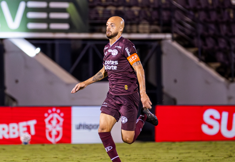 imagem da materia: Carlão recebe apoio após perder chances contra Volta Redonda