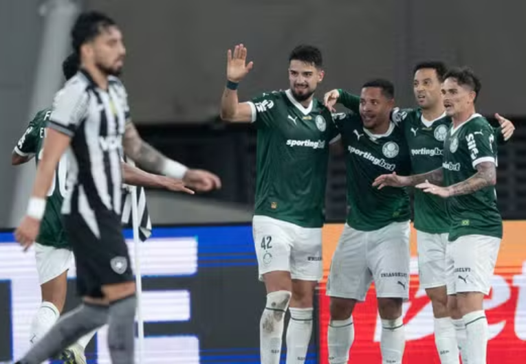 imagem da materia: Verdão bate Botafogo e assume vice-liderança do Brasileiro