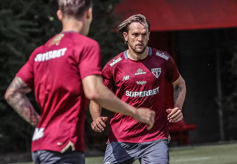 imagem da materia: Rafael Tolói aparece no BID e se prepara para estreia