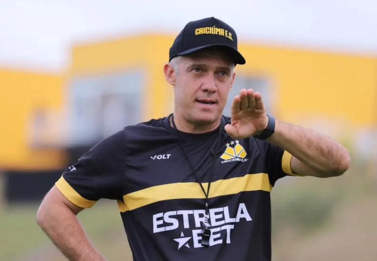 imagem da materia: Novorizontino reencontra ex-técnico Eduardo Baptista