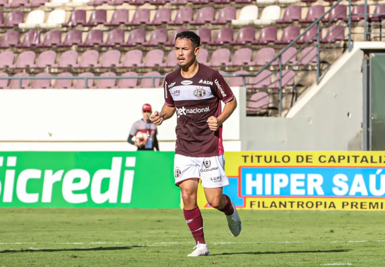 imagem da materia: Thayllon desfalca Ferroviária contra o Atlético-GO