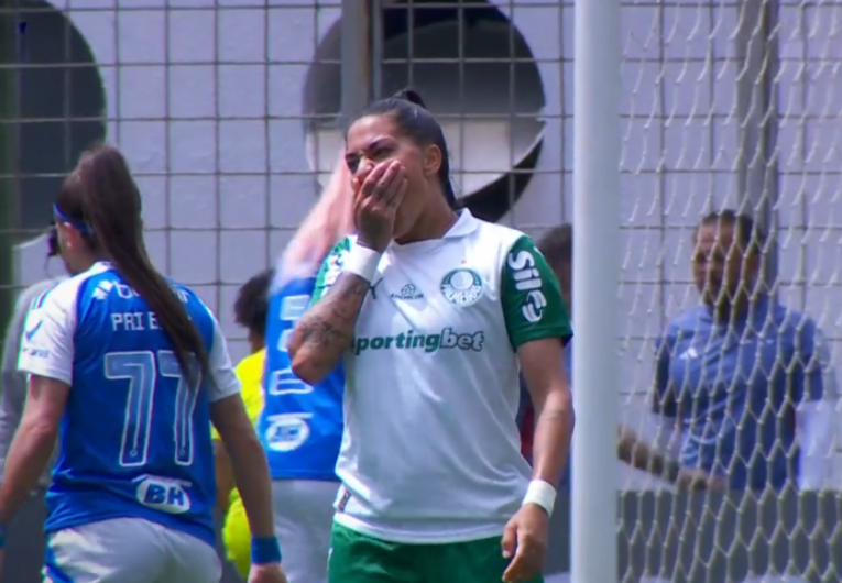 imagem da materia: Palmeiras vence, mas é eliminado no Brasileirão