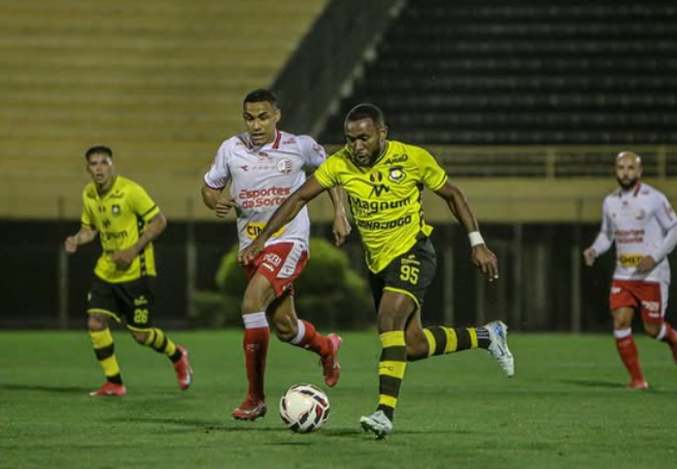 imagem da materia: Em jogo equilibrado, São Bernardo empata com Náutico