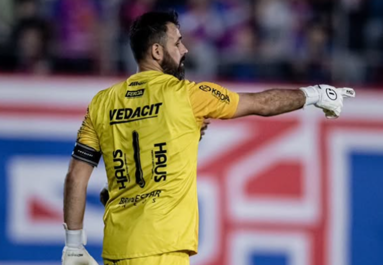 imagem da materia: Saulo chega a 516 minutos sem sofrer gols na Série D
