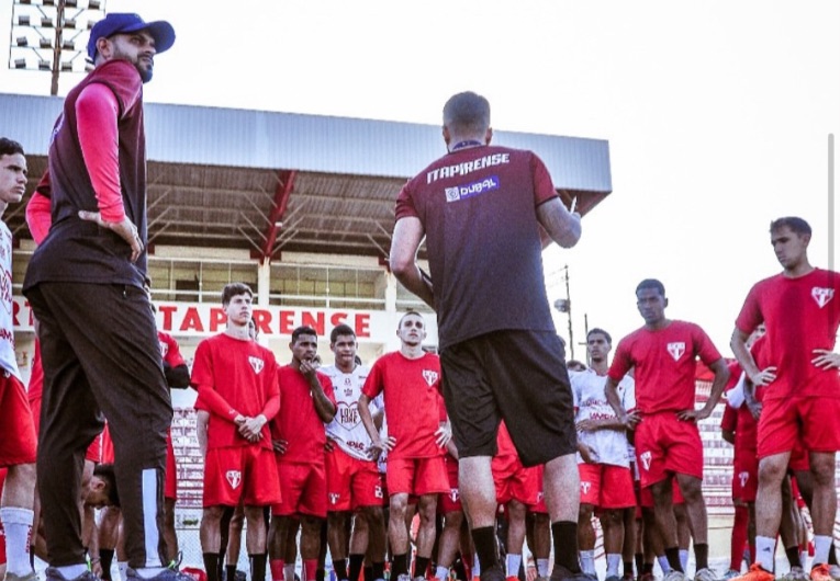imagem da materia: Caminhão de dispensa e uso da base encerra participação