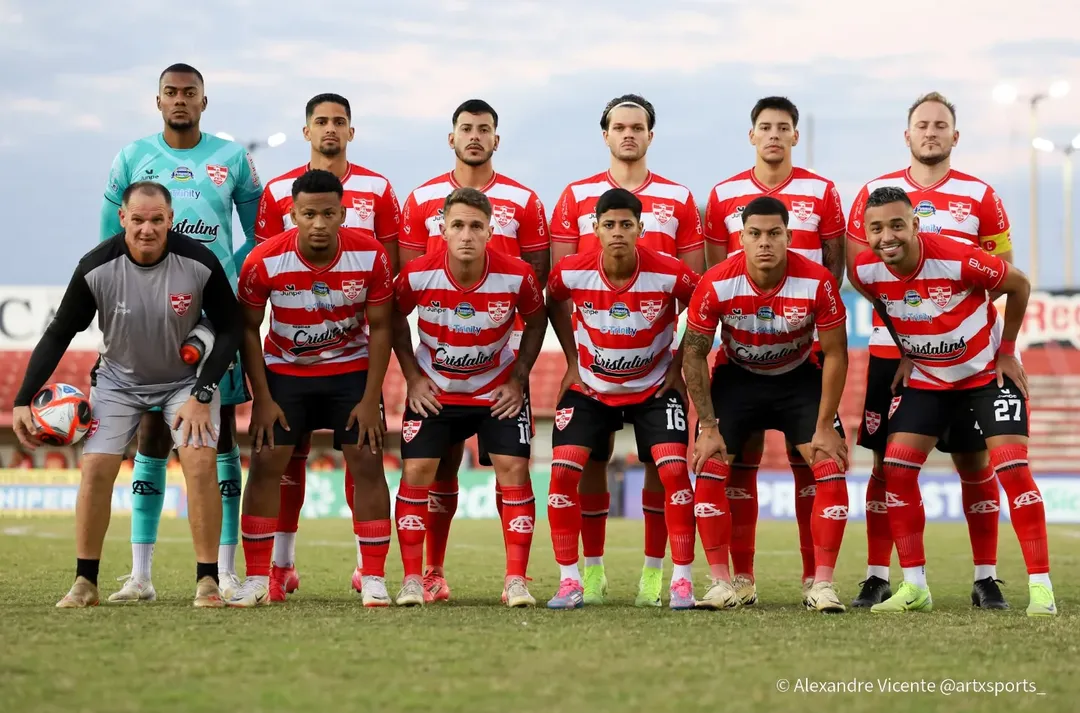 imagem da materia: Linense demite técnico e treze jogadores após Copa Paulista