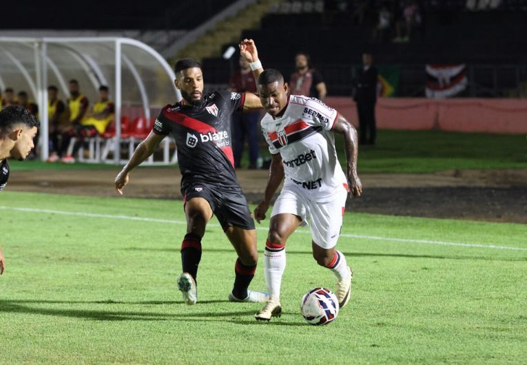 imagem da materia: Botafogo-SP defende tabu em confronto contra Atlético-GO