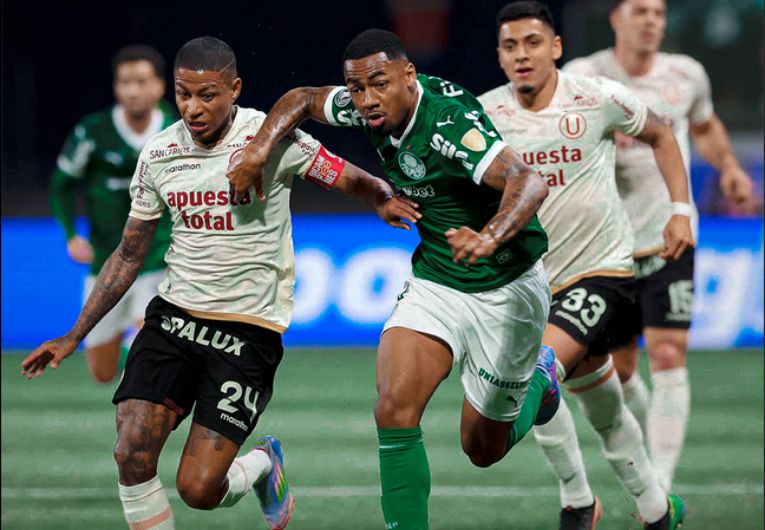 imagem da materia: Palmeiras empata com Universitario e avança na Libertadores