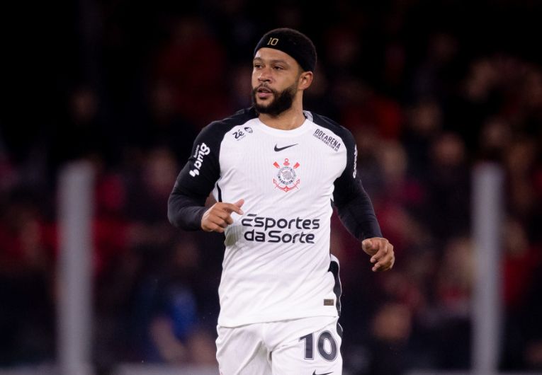 imagem da materia: Corinthians encaminha acordo com Memphis por dívida