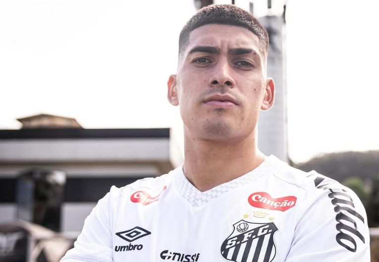 Com janela movimentada, Santos anuncia seu quarto reforço