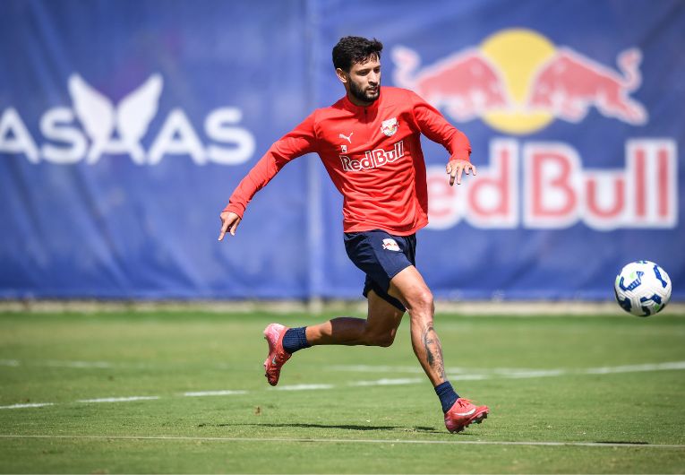 imagem da materia: Com retorno de Juninho Capixaba, Bragantino se reapresenta