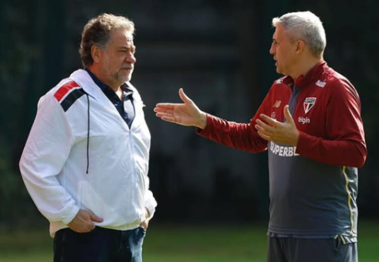 imagem da materia: São Paulo ainda pode ir atrás de um centroavante