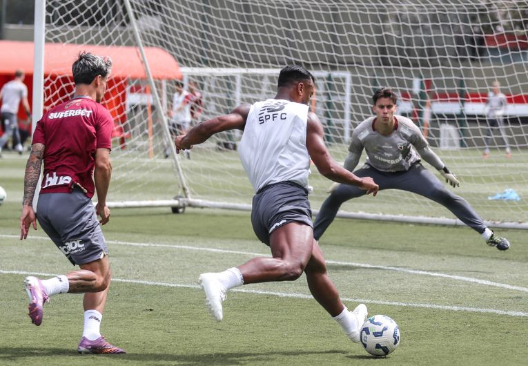 imagem da materia: São Paulo segue focado em duelo pós Data FIFA