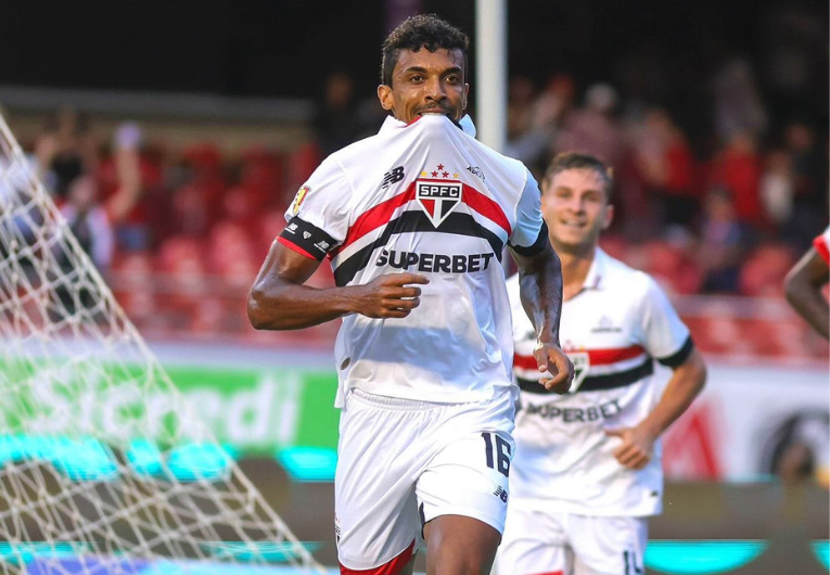 imagem da materia: Luiz Gustavo deve voltar a ser relacionado em breve