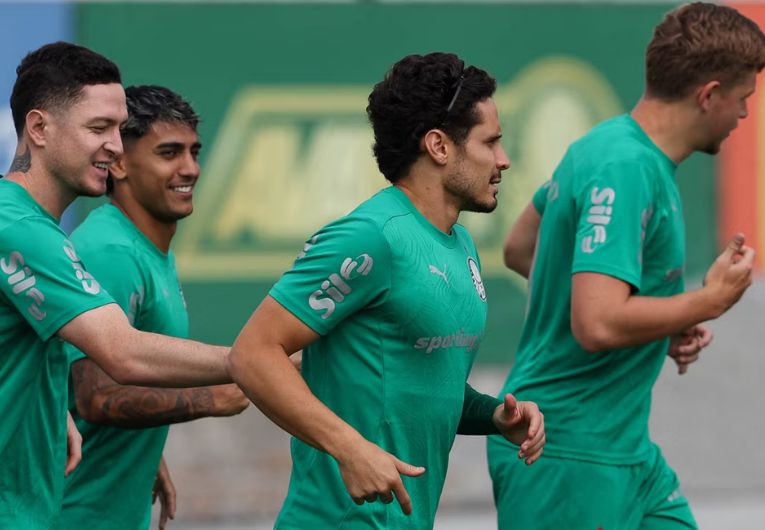 imagem da materia: Palmeiras se reapresenta e Veiga avança em recuperação