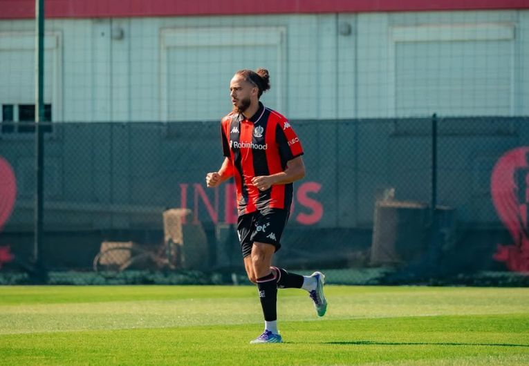 imagem da materia: Santos se aproxima de acerto com atacante argelino