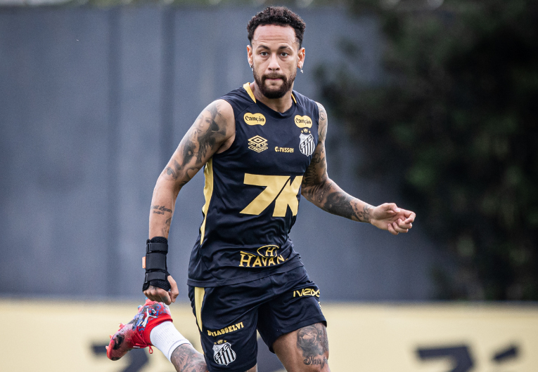 imagem da materia: Neymar deve ser titular contra Galo no sintético da MRV