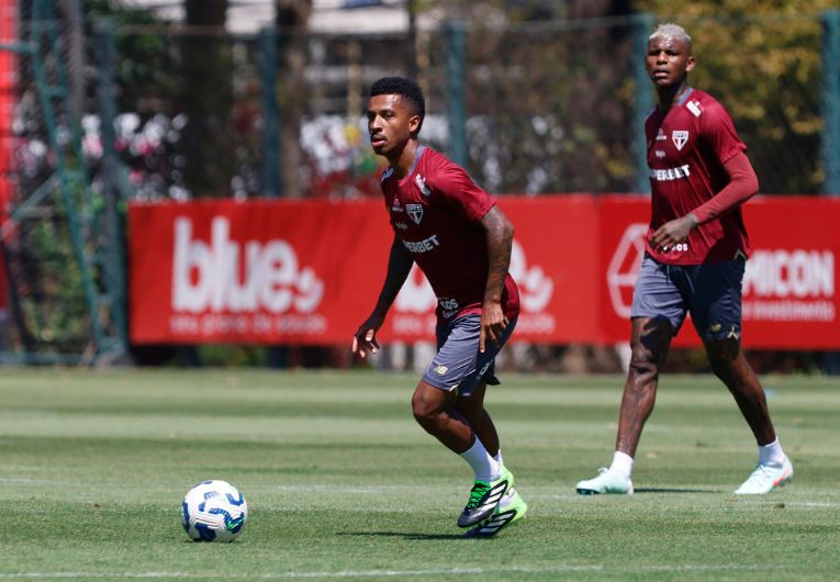 imagem da materia: Com reforços, São Paulo segue focado em jogo contra Botafogo
