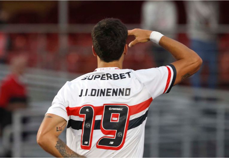 imagem da materia: Crespo diz que Dinenno não aprendeu a fazer gol agora