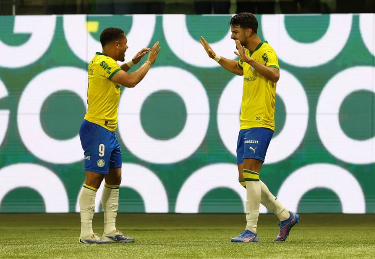imagem da materia: Flaco López e Vitor Roque viram trunfo do Palmeiras