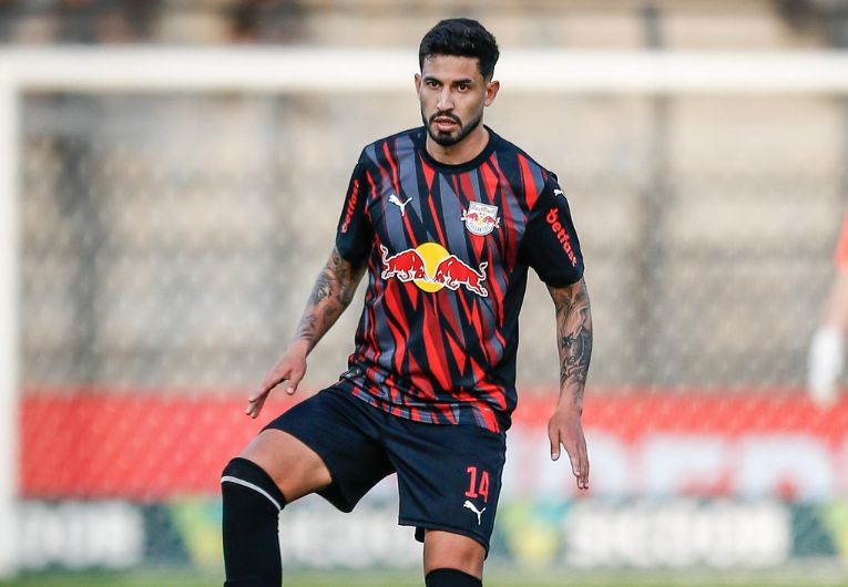 imagem da materia: Bragantino sofre defensivamente em meio a má fase