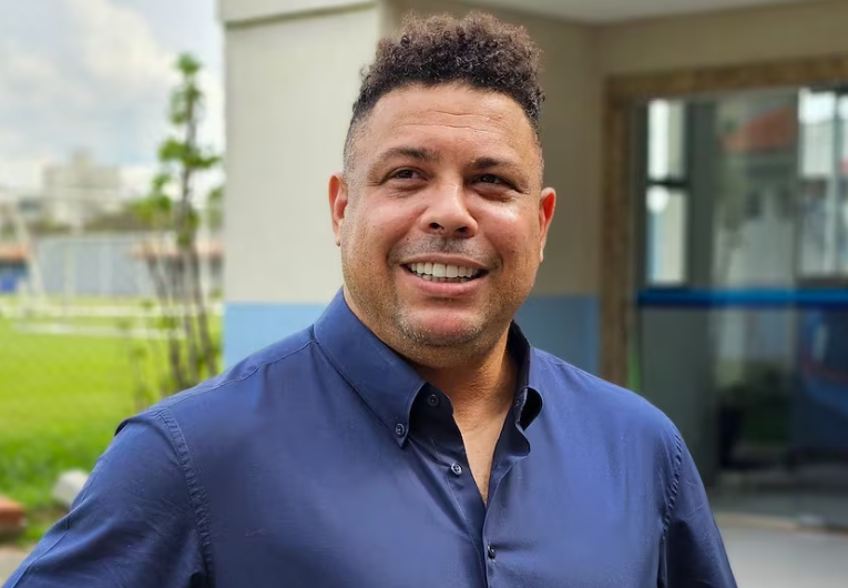 imagem da materia: Ronaldo Fenômeno volta a defender SAF no Corinthians