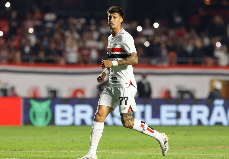 imagem da materia: São Paulo tem novidade na escalação para enfrentar LDU